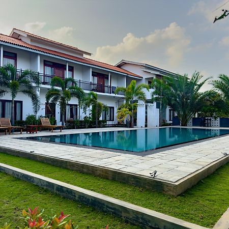 The Reef Resort Nilaveli Exterior photo