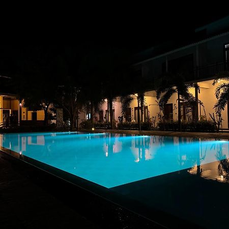 The Reef Resort Nilaveli Exterior photo