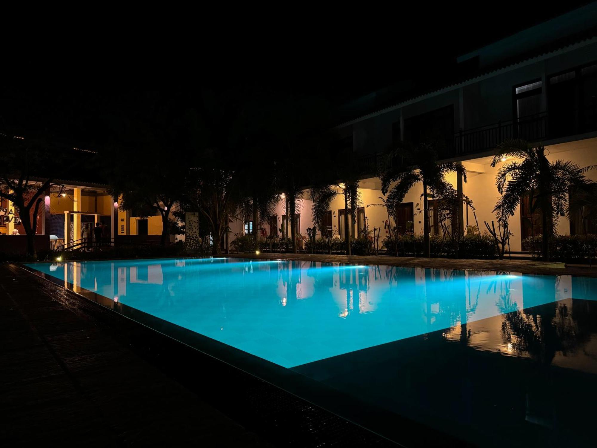 The Reef Resort Nilaveli Exterior photo
